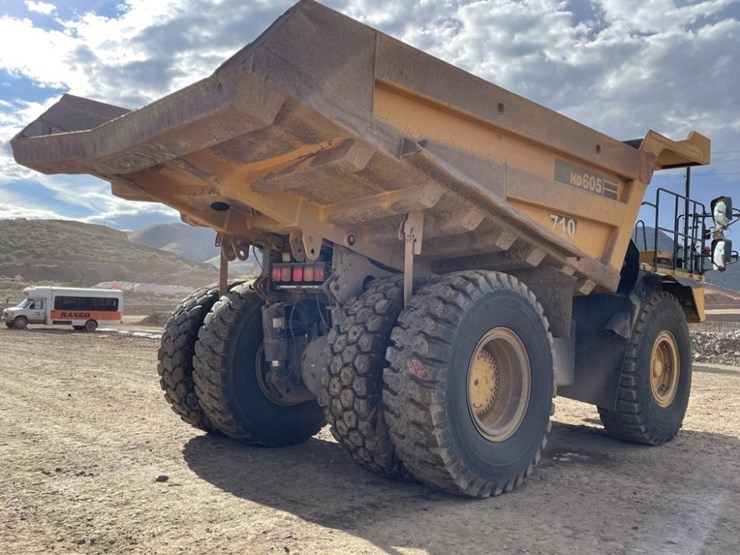 2012-komatsu-hd605-7-image-5