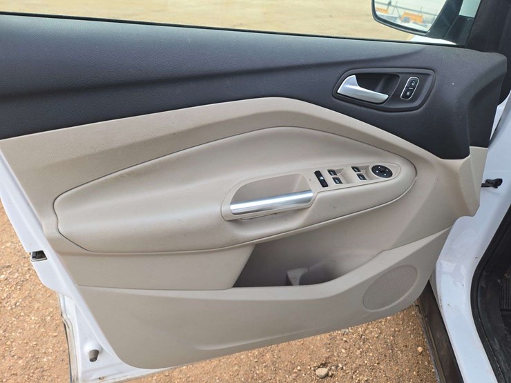 2018-ford-escape-se-image-11