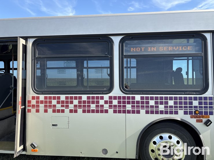 2009-gillig-low-floor-image-16