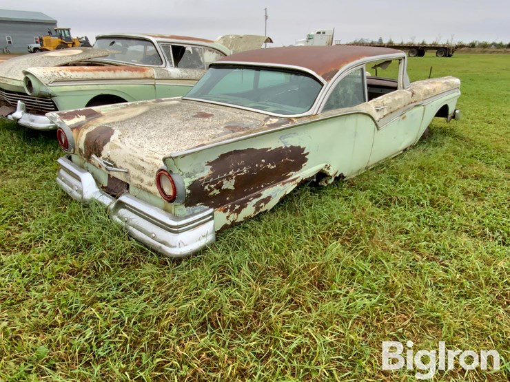 1957-ford-fairlane-500-classic-car-image-5