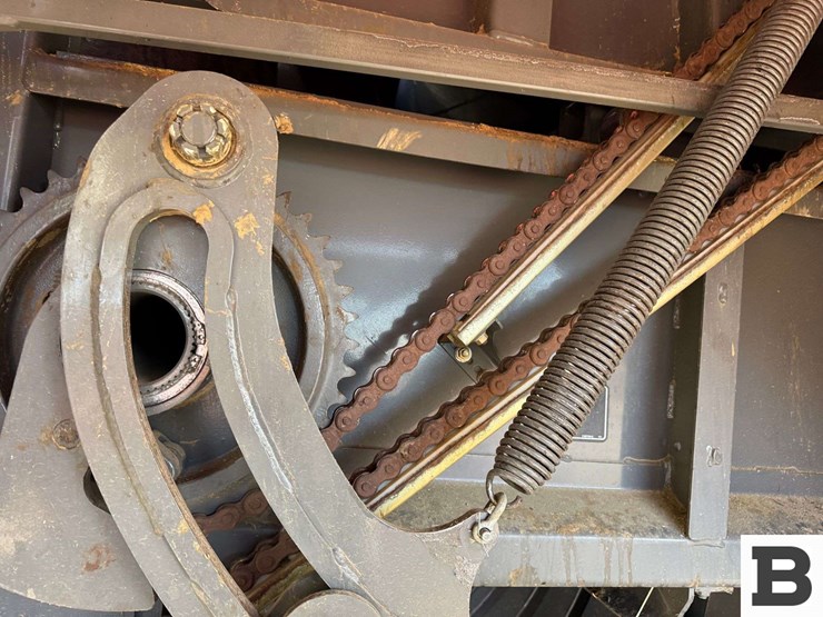 2012-massey-ferguson-2190-image-30