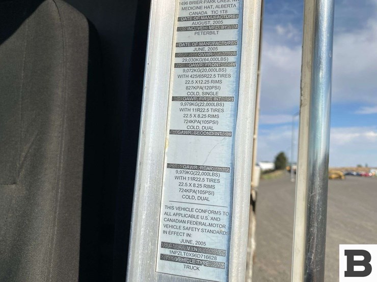 2006-peterbilt-320-image-46