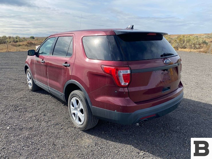 2016-ford-explorer-image-4