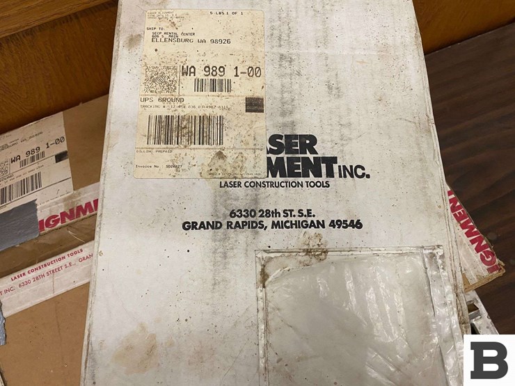 laser-alignment-inc.-6700-beam-aligner-and-supporting-hardware-image-11