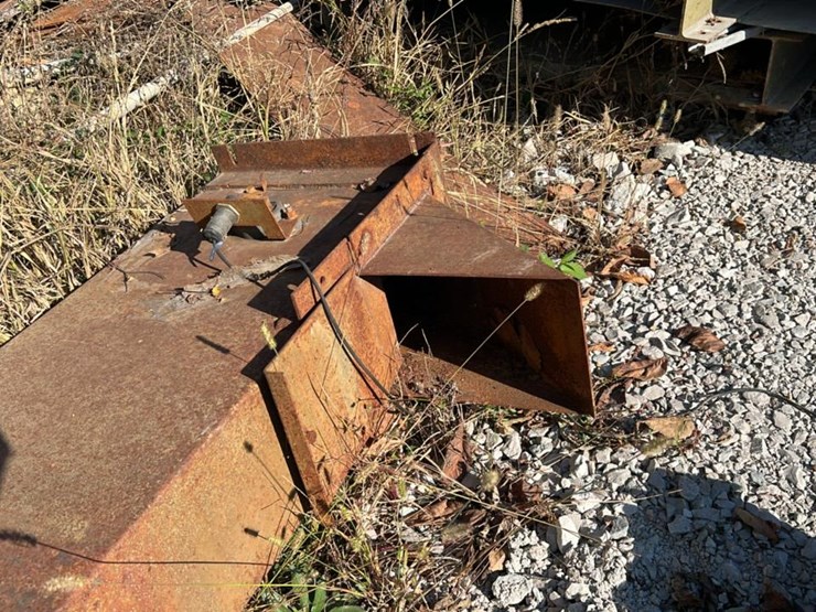 #4714-•-16’x16’-clemco-abrasive-blast-room-image-9