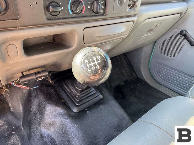 2004-ford-f350-image-29