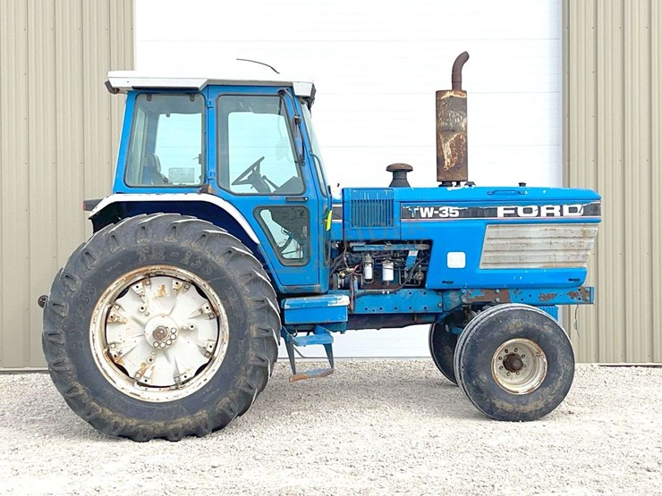 ford-tractor-image-3