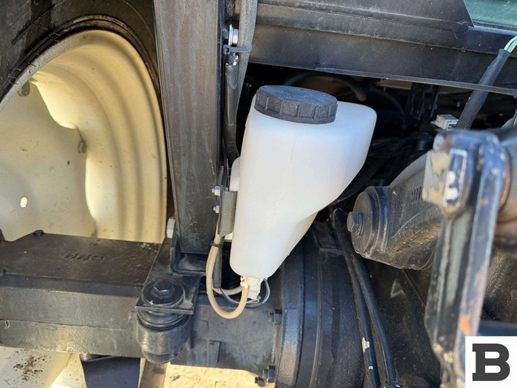 2010-new-holland-t5060-image-30