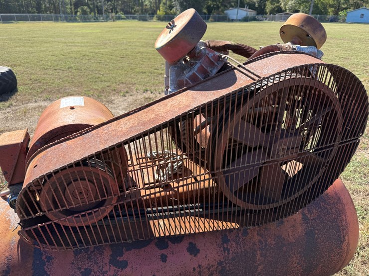 #31-•-#250-•-air-tank-with-compressor-motor-image-9