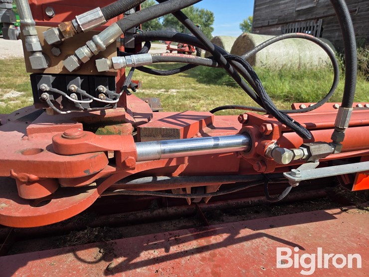 2003-hesston-1345-image-12