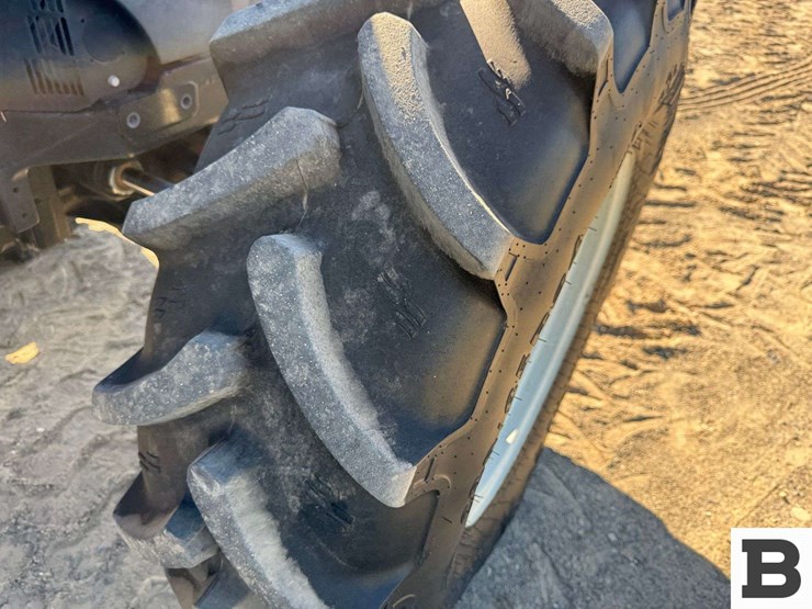 2010-new-holland-t5060-image-40