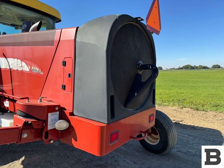 2013-new-holland-h8080-image-32