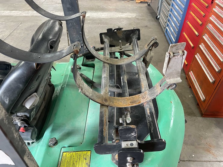 mitsubishi-fgc30k-image-38