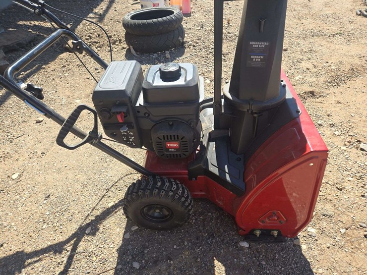 toro-snow-blower-image-3