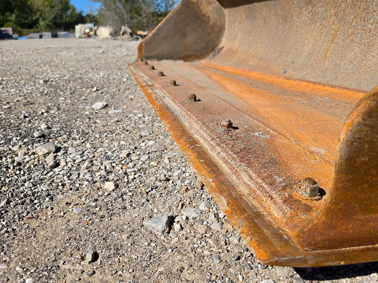 caterpillar-415f2-il-image-42