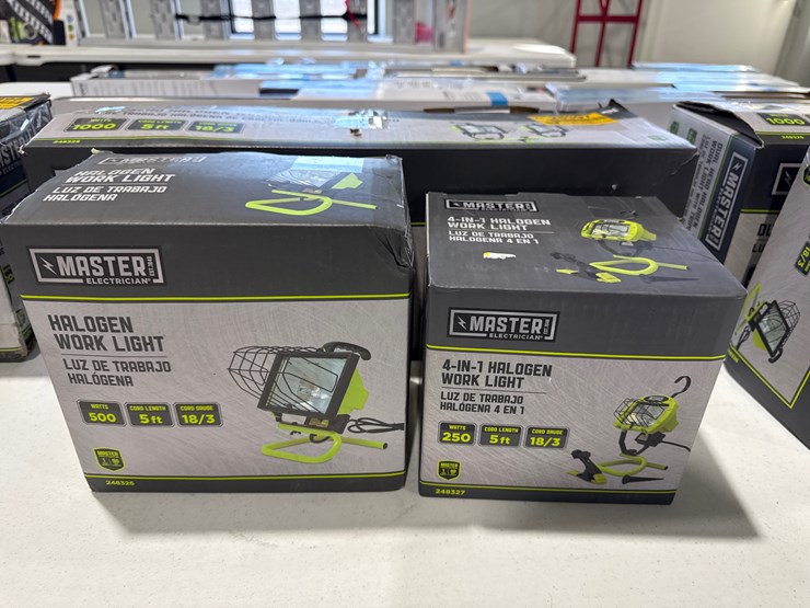 #28397-•-lot-of-master-electrician-halogen-work-lights-&-tripod-image-3