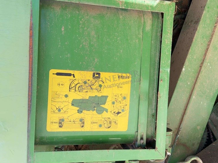 john-deere-4425-image-36