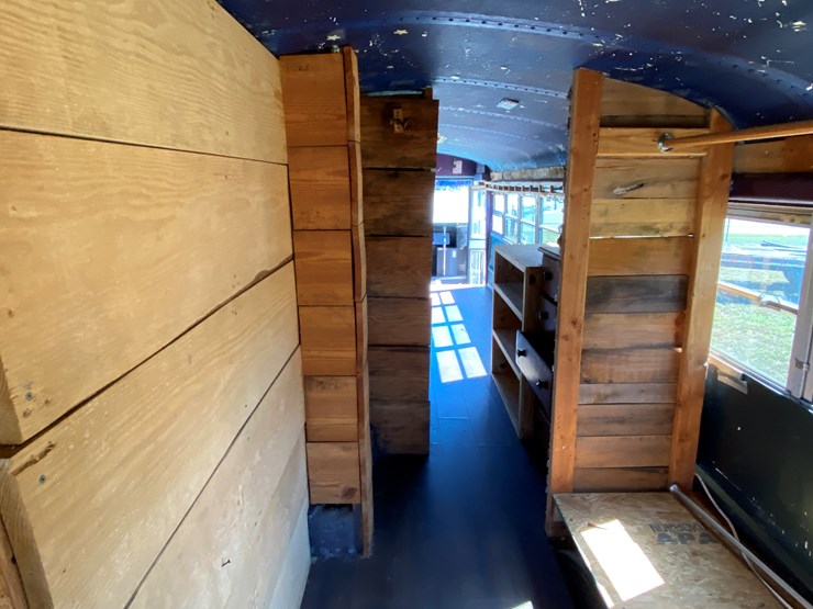 #20-•-#118-•-thomas-school-bus---rv-conversion-image-16