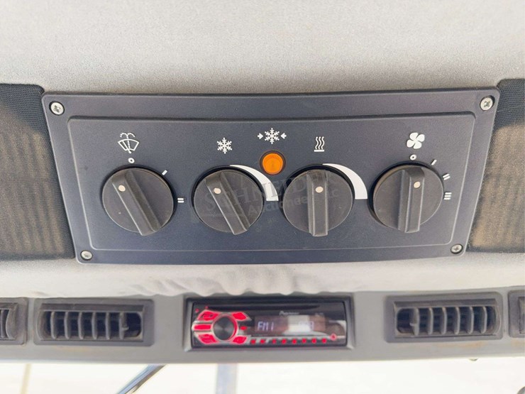 case-ih-5140-image-53