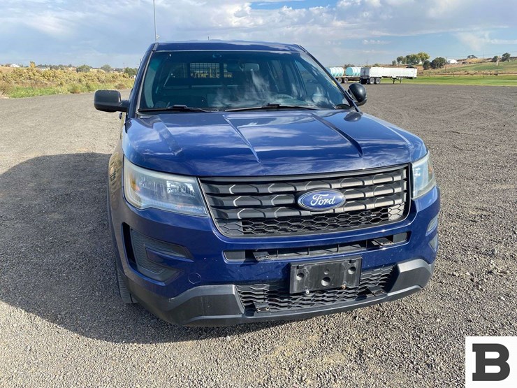 2016-ford-explorer-image-8