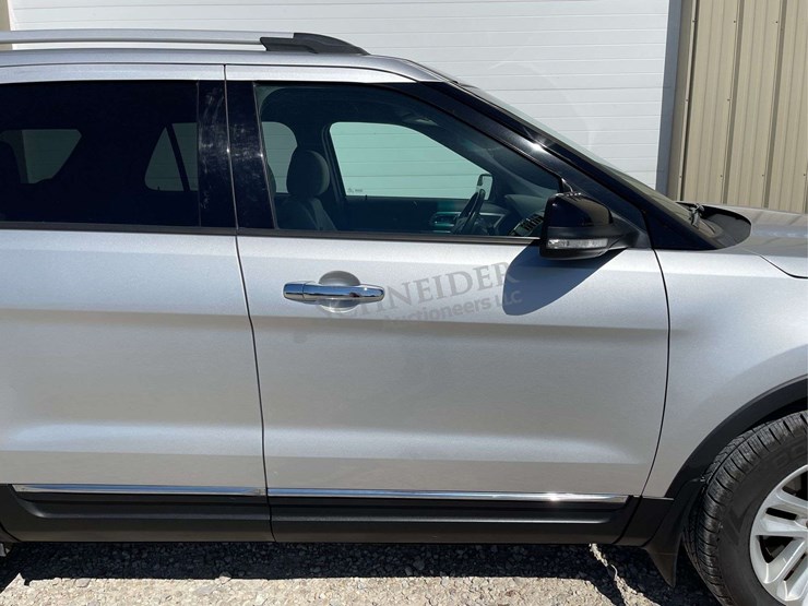 2013-ford-explorer-image-15