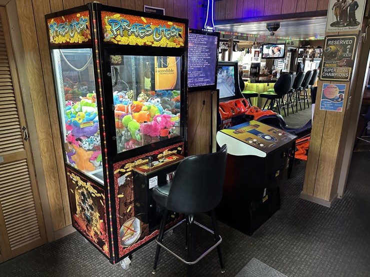 #100-•-waterfront-pub-with-4-bed/2-bath-apartment-image-51