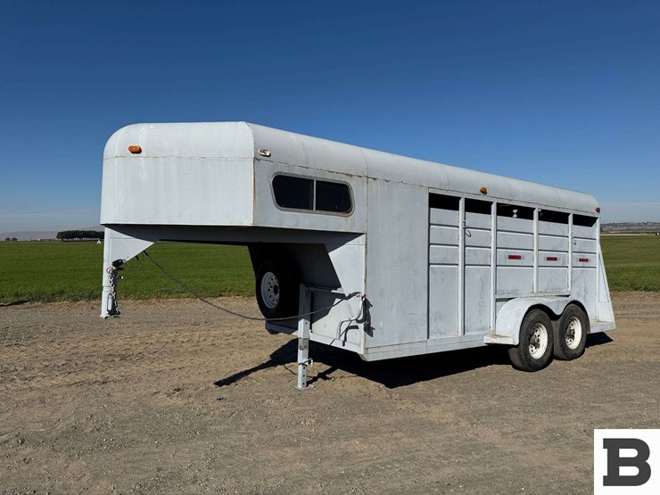 1991-american-trailers-&-saddle-gooseneck-horse-trailer-image-2