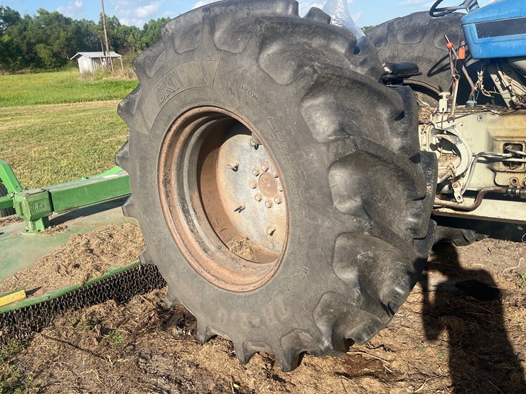 new-holland-8010-image-5