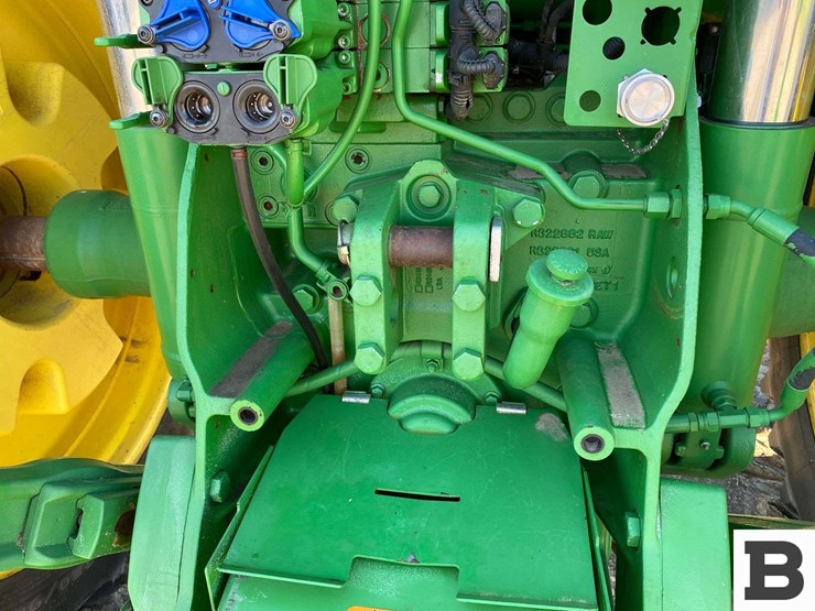 2011-john-deere-8285-tractor-image-30