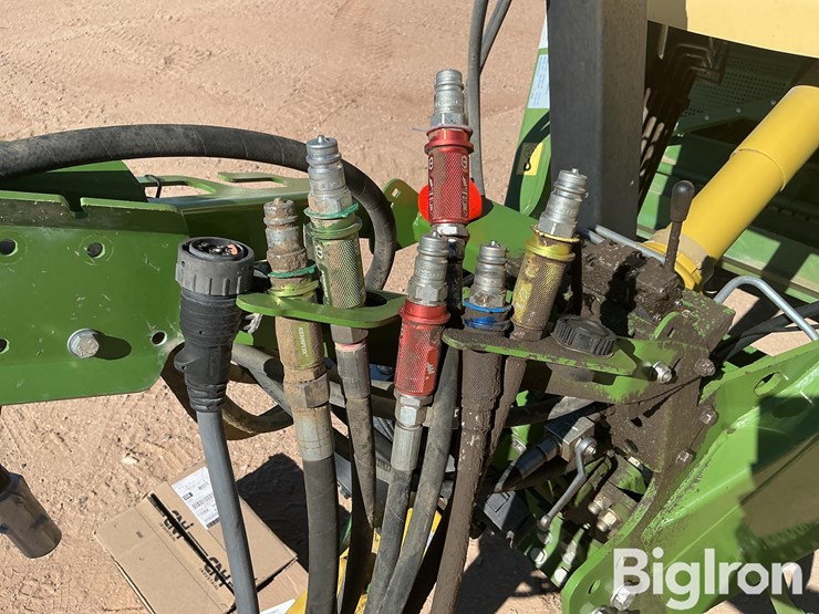 2018-krone-big-pack-4x4-big-square-baler-image-13