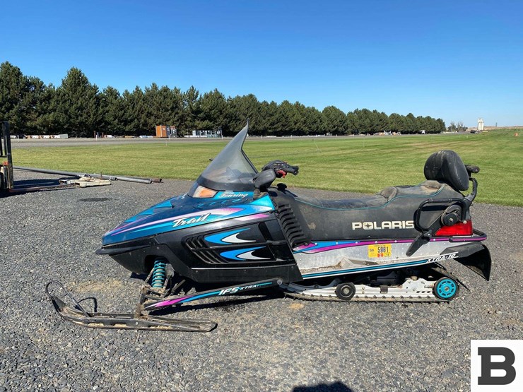 1998-polaris-indy-trail-touring-snowmobile-image-2