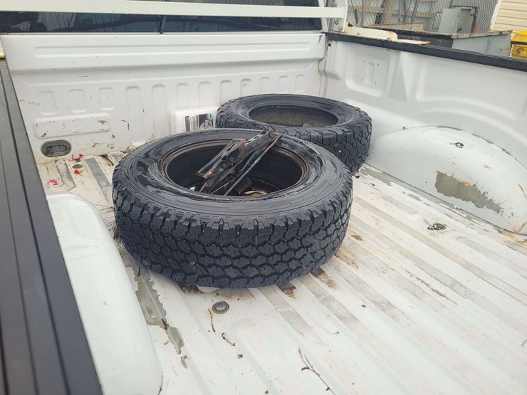 2017-ford-f150-xl-image-5