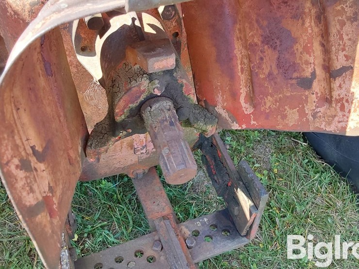 1949-massey-harris-30-image-11