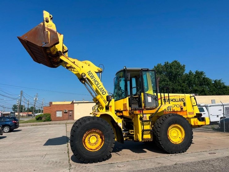 new-holland-lw170-image-2