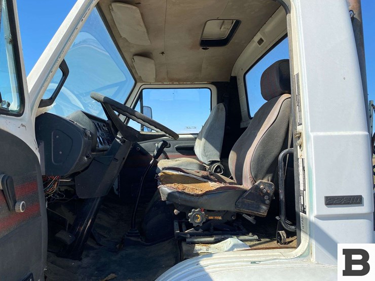 1989-kenworth-22-210-tractor-truck-image-28