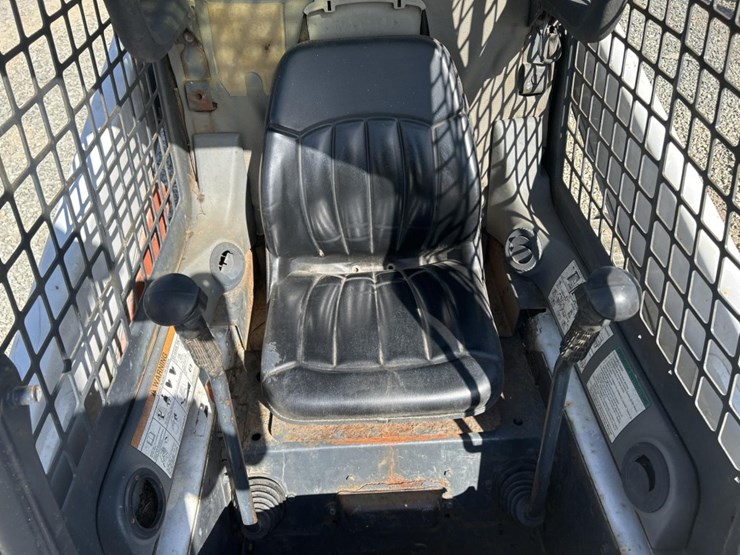 bobcat-t200-image-35