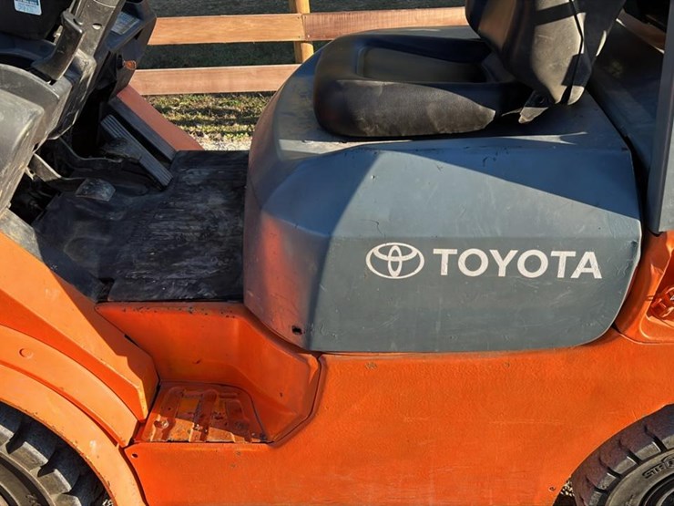 2005-toyota-7fgu25-image-14