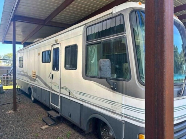 1998-pace-arrow-motor-home-image-1