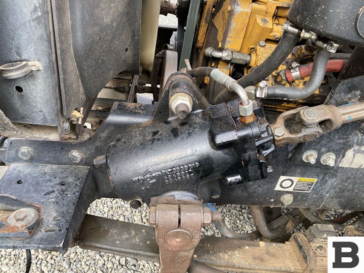 2002-peterbilt-330-image-36