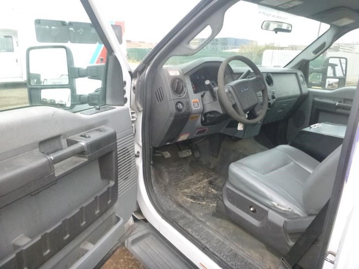 2015-ford-f550-image-24