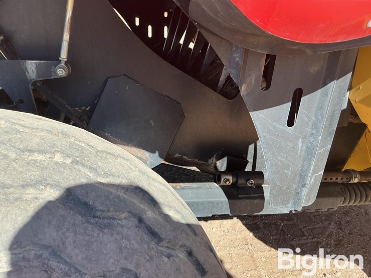 2013-new-holland-340-image-18