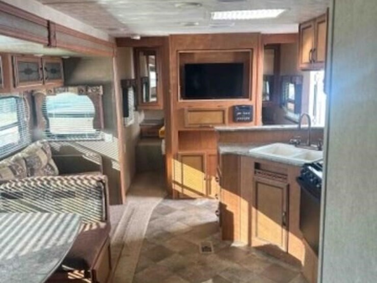 2014-palomino-travel-trailer-image-6