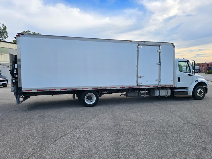 #22329-•-2014-freightliner-m2-106-box-truck-image-34