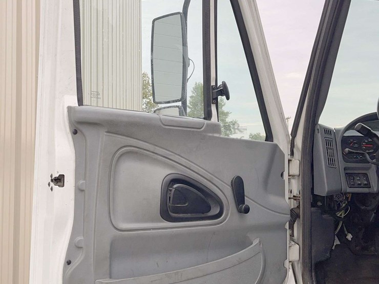 2003-international-durastar-4400-image-55