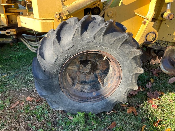 #1365-•-vermeer-m-460-ride-on-trencher-image-22