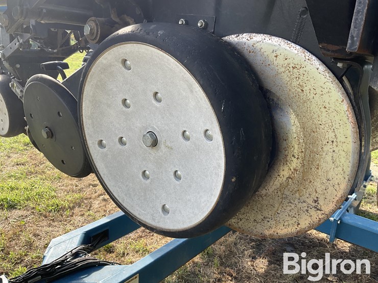 2009-kinze-3500-image-13