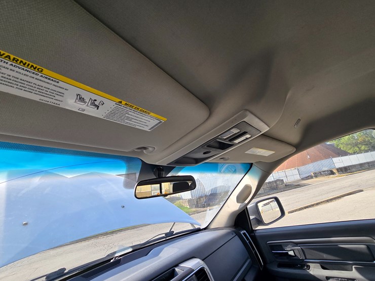 2020-ram-1500-classic-image-48