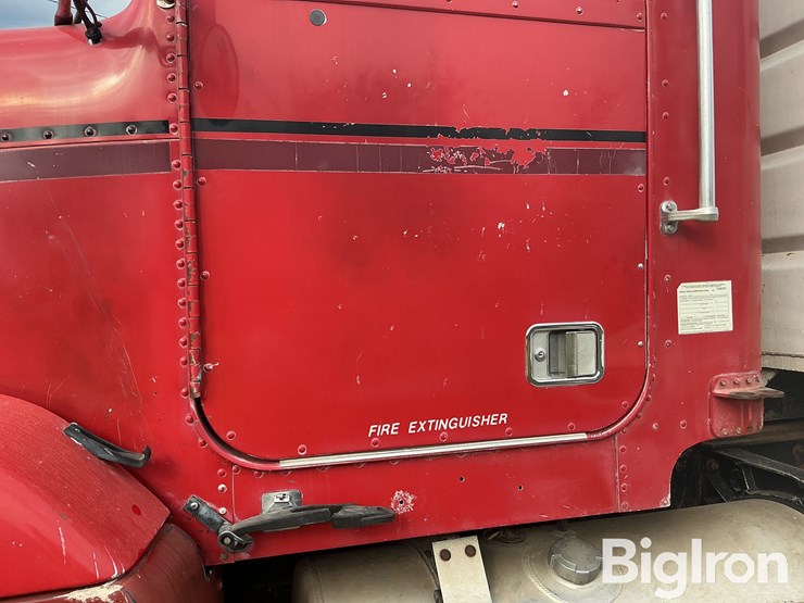 1994-freightliner-fld120-image-14