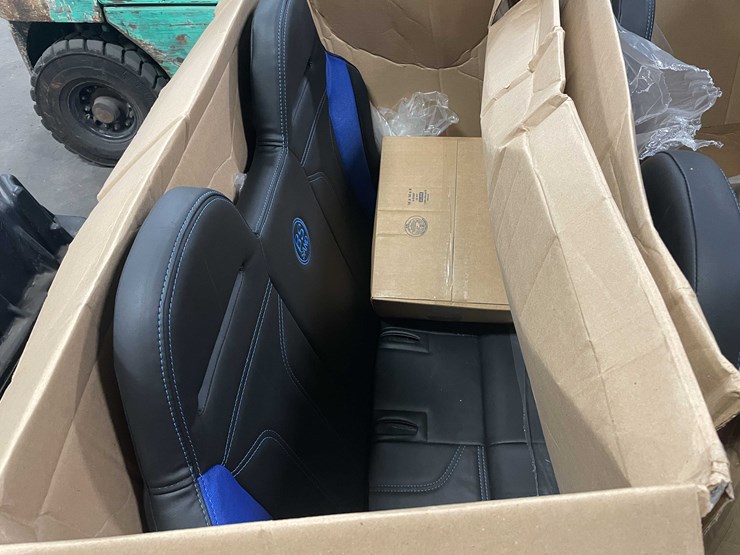 #8621-•-new-can-am-seat-(f)-image-4