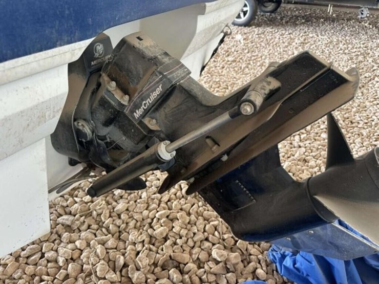 2005-bayliner-195br,-inboard-mercruiser-boat-image-8